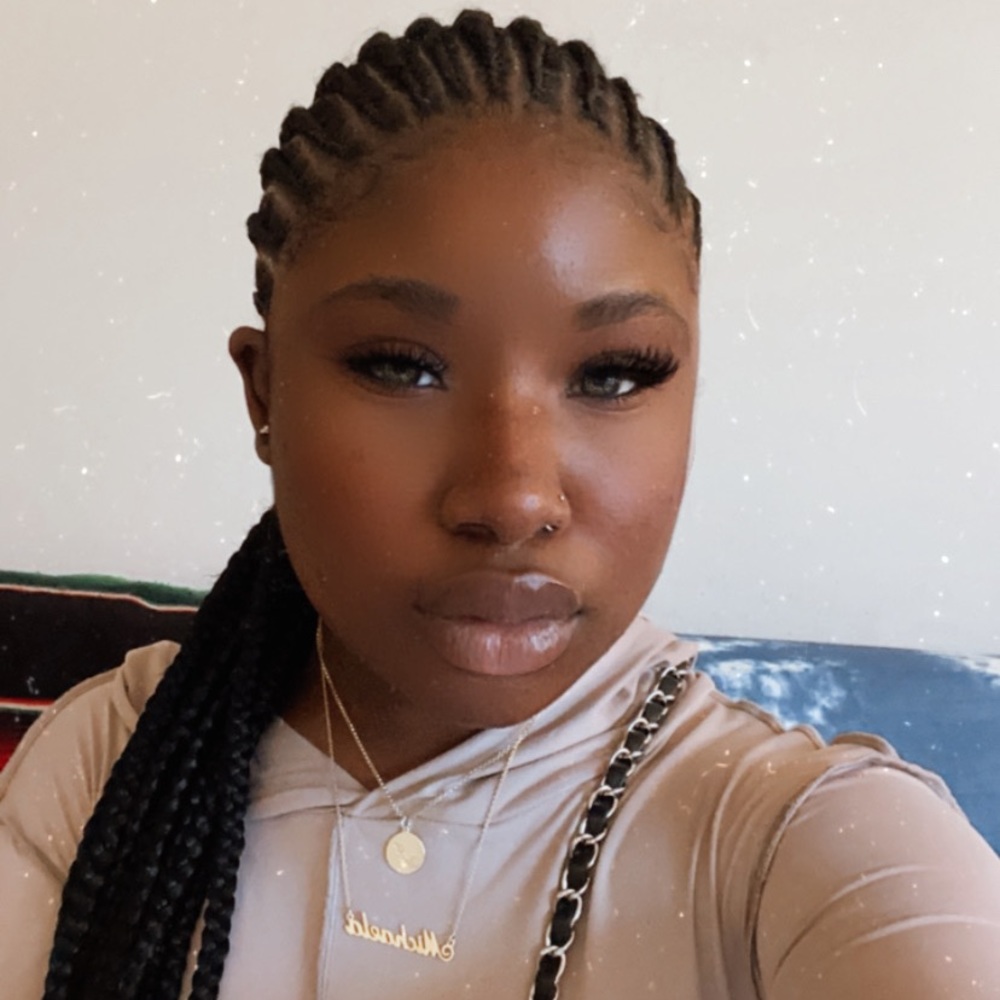 Meet your Posher, Michaela